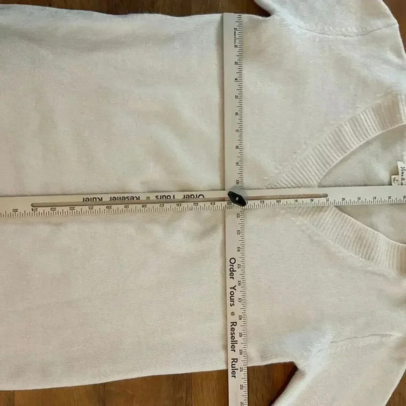 Vine & Love‎ V-Neck Long Sleeve Womens Pullover Sweater Size Small - Picture 3 of 7